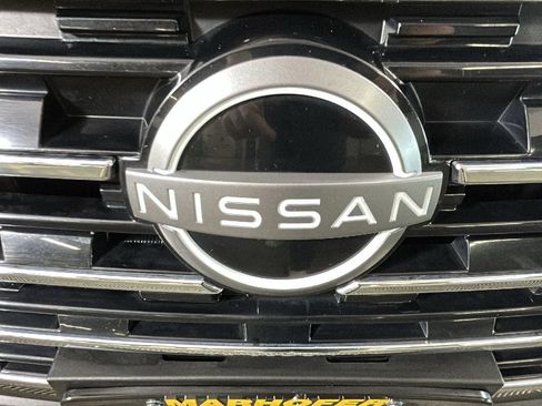 Used 2025 Nissan Rogue SV FWD image 9