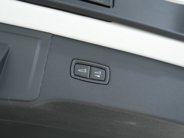 Certified 2026 Porsche Cayenne AWD/4WD image 37