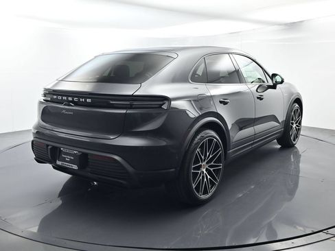 Used 2026 Porsche Macan Electric RWD image 14