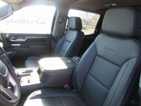 New 2026 GMC Sierra 1500 Denali w/ Denali Reserve Package image 14