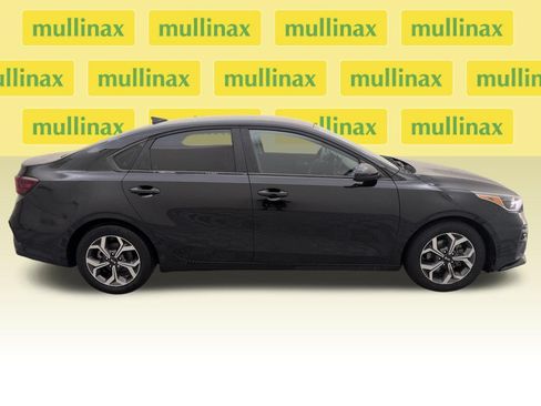 Used 2020 Kia Forte LXS FWD image 2