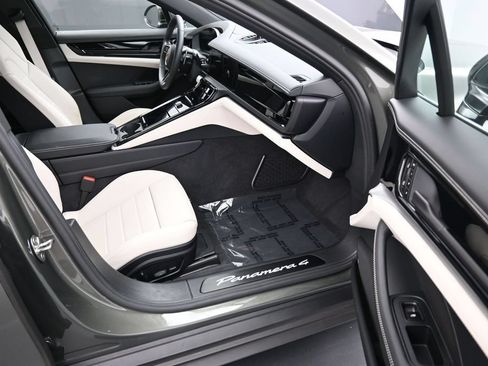 Certified 2026 Porsche Panamera 4 AWD/4WD image 30