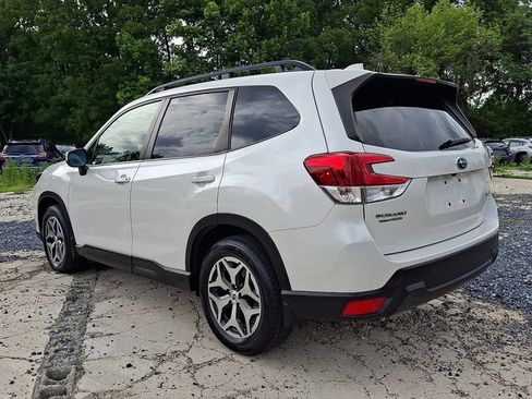 Certified 2023 Subaru Forester Premium AWD/4WD image 5