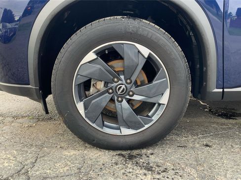 Used 2024 Nissan Rogue SV AWD/4WD image 29