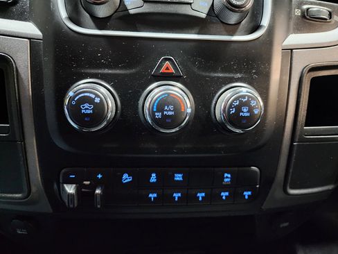 Used 2017 RAM 2500 Tradesman w/ Chrome Appearance Group image 33