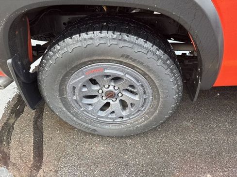 Used 2025 Nissan Frontier PRO-4X w/ Pro Premium Package image 9