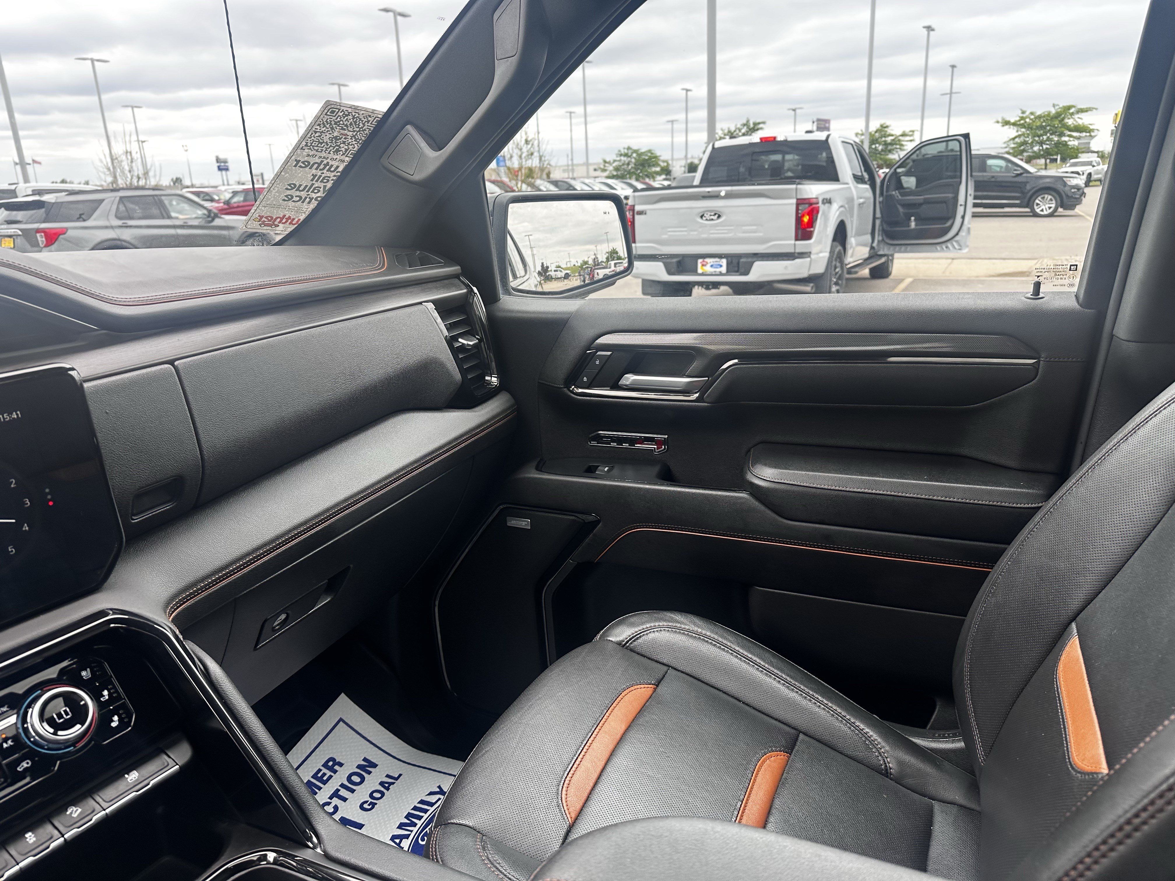 Used 2023 GMC Sierra 1500 AT4 w/ AT4 Preferred Package AWD/4WD image 11