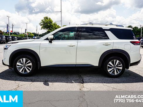 Used 2023 Nissan Pathfinder SL AWD/4WD image 9