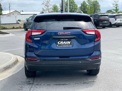 Used 2022 GMC Terrain SLT w/ Tech Package FWD image 6