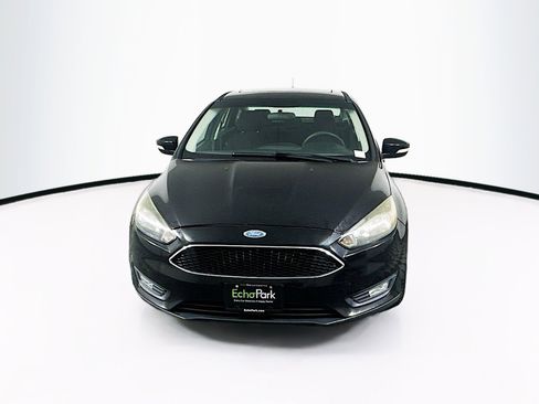 Used 2017 Ford Focus SEL image 2