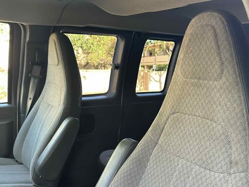 Used 2018 Chevrolet Express 3500 LT w/ LT Preferred Equipment Group RWD image 12