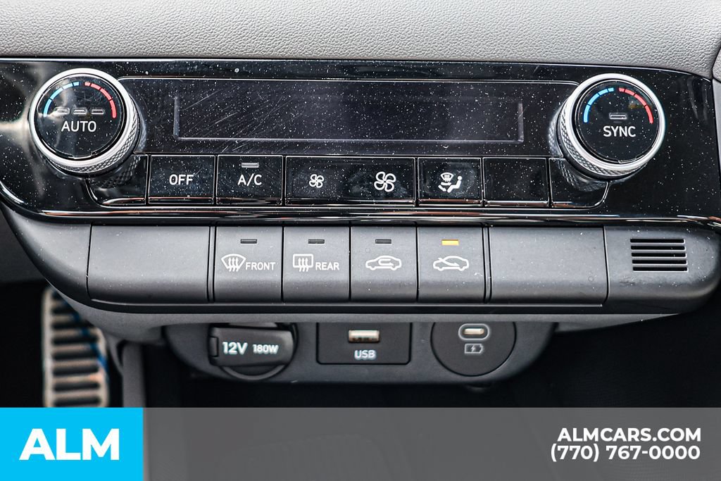 Used 2025 Hyundai Elantra Sport FWD image 38