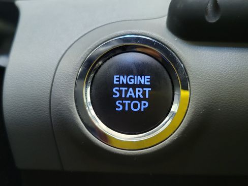 Used 2022 Toyota Avalon XLE w/ Moonroof Package FWD image 31
