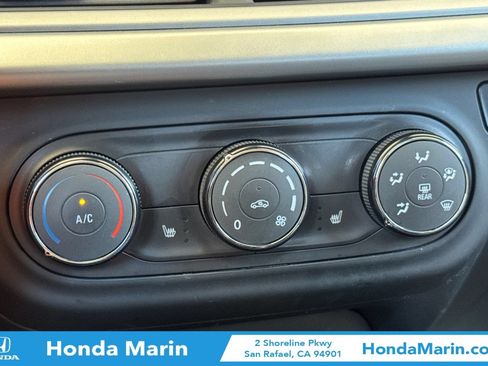 Used 2024 Chevrolet Trax LS w/ LS Convenience Package FWD image 24