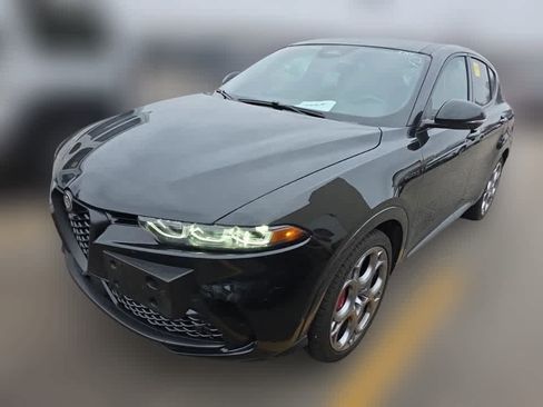 Used 2024 Alfa Romeo Tonale Ti w/ Premium Interior Package image 3