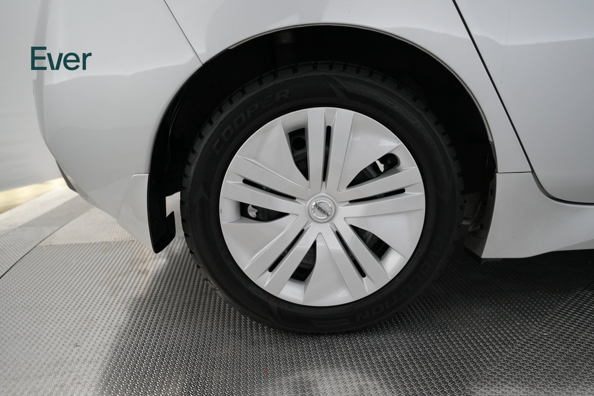 Used 2025 Nissan Leaf S FWD image 9