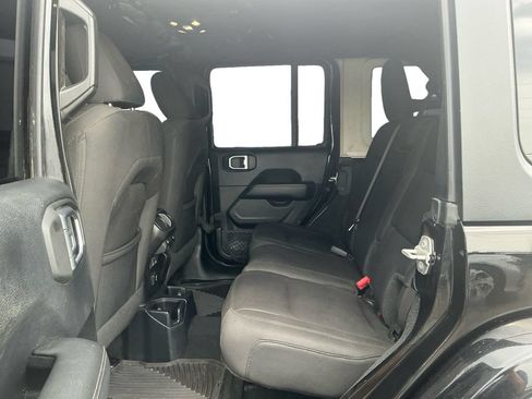Used 2019 Jeep Wrangler Unlimited Sahara w/ Safety Group AWD/4WD image 21