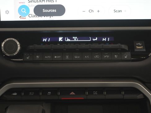 Used 2025 Toyota Sequoia Platinum image 21