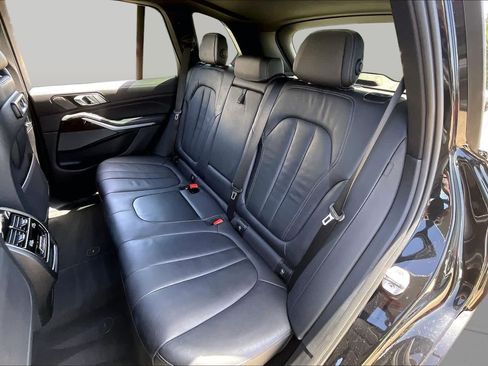 Used 2021 BMW X5 sDrive40i w/ M Sport Package RWD image 19