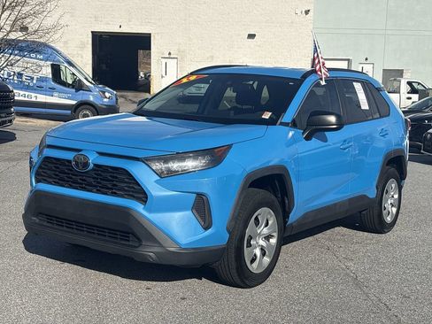 Used 2019 Toyota RAV4 LE image 5