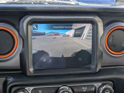 Used 2021 Jeep Gladiator Mojave AWD/4WD image 25