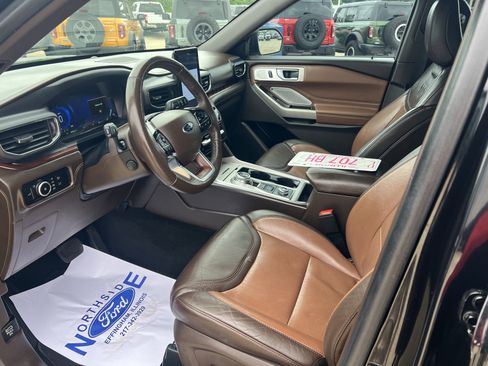 Used 2023 Ford Explorer King Ranch w/ Technology Package AWD/4WD image 13
