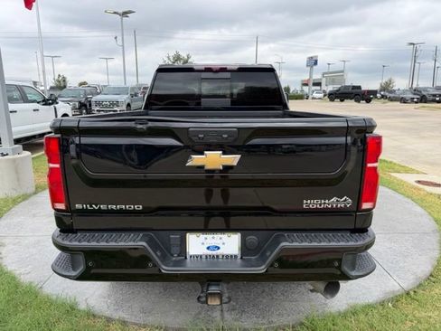 Used 2024 Chevrolet Silverado 2500 High Country w/ High Country Premium Package AWD/4WD image 6