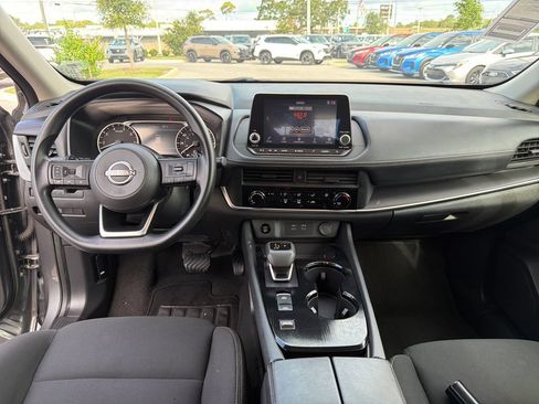 Used 2024 Nissan Rogue S FWD image 25