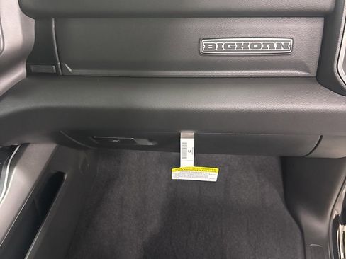 New 2026 RAM 1500 4x4 Crew Cab image 33