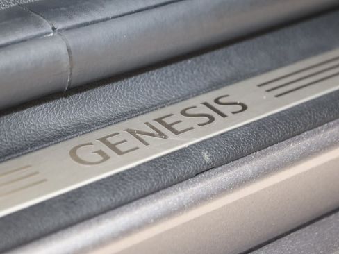 Used 2023 Genesis G70 2.0T w/ Sport Prestige Package AWD/4WD image 15