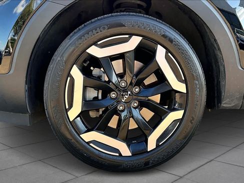 Used 2023 Kia Telluride S image 9