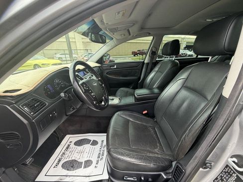 Used 2009 Hyundai Genesis 3.8 w/ Premium Plus Pkg 3 RWD image 7