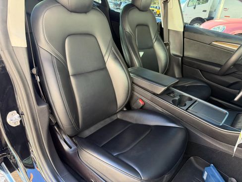 Used 2021 Tesla Model 3 Long Range image 32