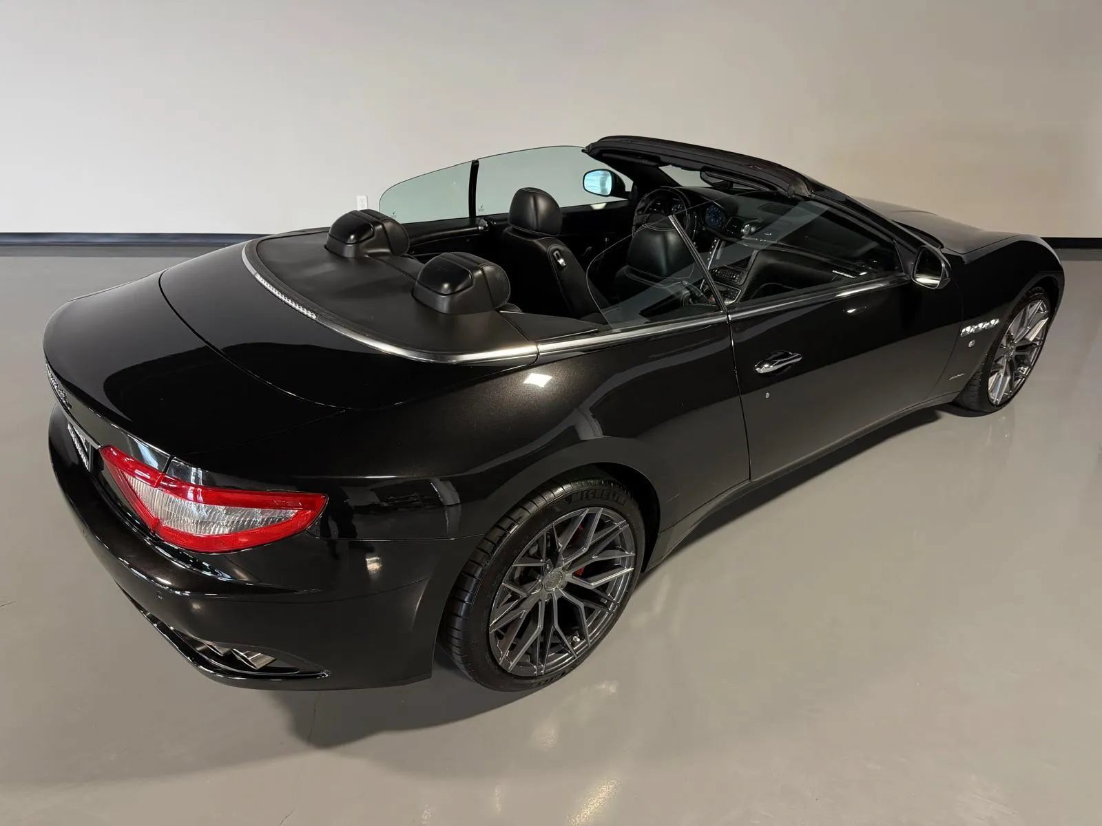 Used 2013 Maserati GranTurismo Convertible RWD image 34
