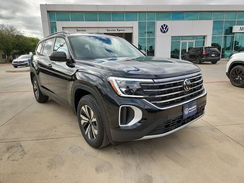 New 2026 Volkswagen Atlas SE FWD image 1