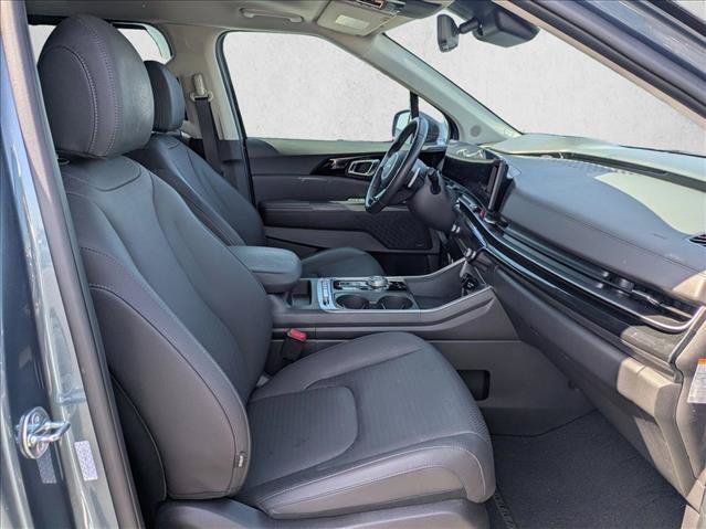 Used 2025 Kia Carnival SX Prestige FWD image 23