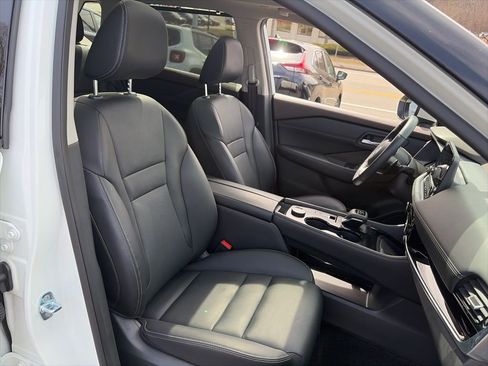 Certified 2023 Nissan Rogue SL w/ SL Premium Package image 10