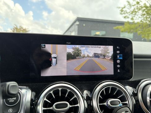 Used 2021 Mercedes-Benz GLB 250 image 19