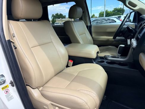 Used 2014 Toyota Sequoia Limited AWD/4WD image 26
