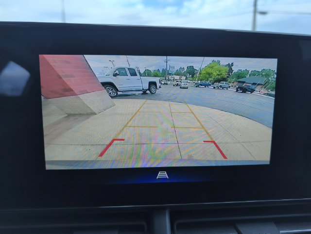 Used 2025 Chevrolet Trax LT FWD image 20