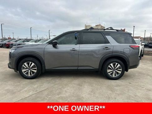 Certified 2023 Nissan Pathfinder SL image 2