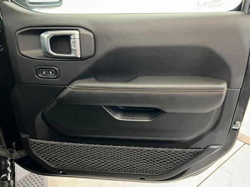 Used 2021 Jeep Wrangler Unlimited Sahara image 26