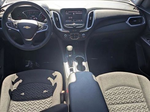 Used 2024 Chevrolet Equinox LT FWD image 16