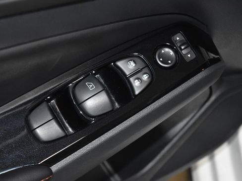 Certified 2025 Nissan Altima 2.5 SR image 5