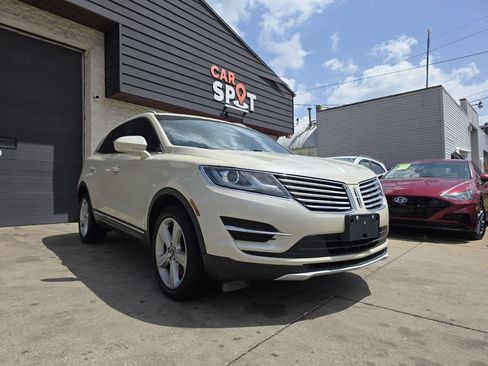Used 2018 Lincoln MKC Premiere AWD/4WD image 1