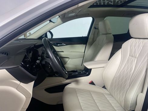Used 2023 Buick Envision Avenir AWD/4WD image 11