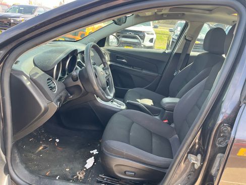 Used 2015 Chevrolet Cruze LT w/ Sun And Sound Package image 6