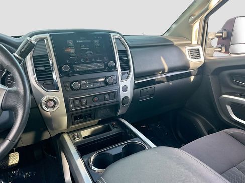 Used 2020 Nissan Titan SV w/ SV Convenience Package image 22