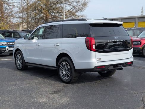 New 2025 Ford Expedition Active image 4