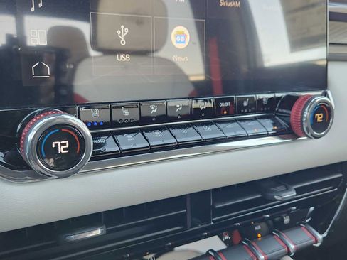 New 2026 GMC Canyon AT4X w/ AT4X AEV Edition AWD/4WD image 21